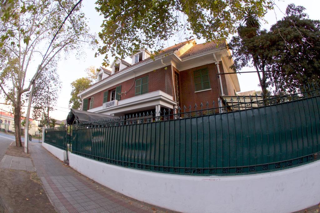 Salvador Hostal & Cafe Santiago Kültér fotó