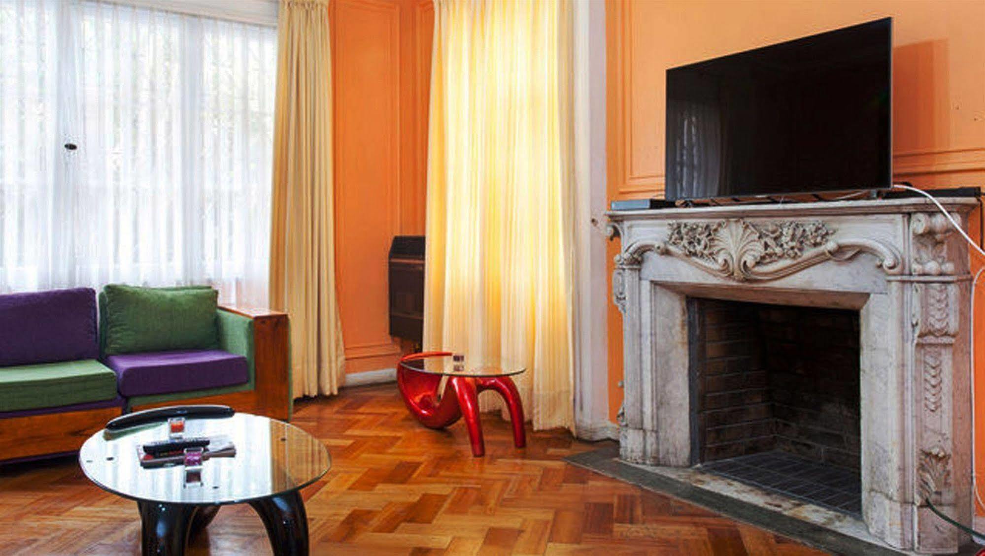 Salvador Hostal & Cafe Santiago Kültér fotó