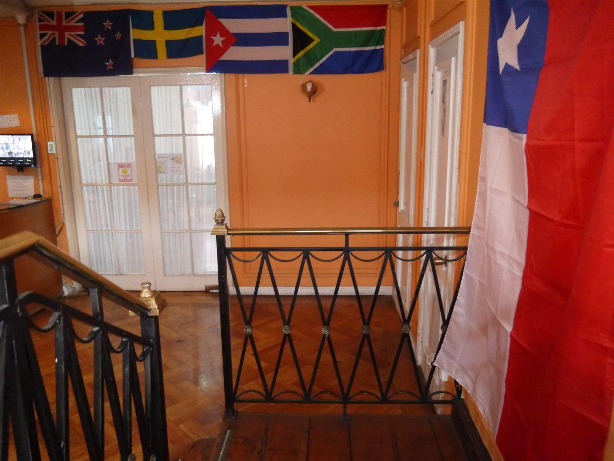 Salvador Hostal & Cafe Santiago Kültér fotó